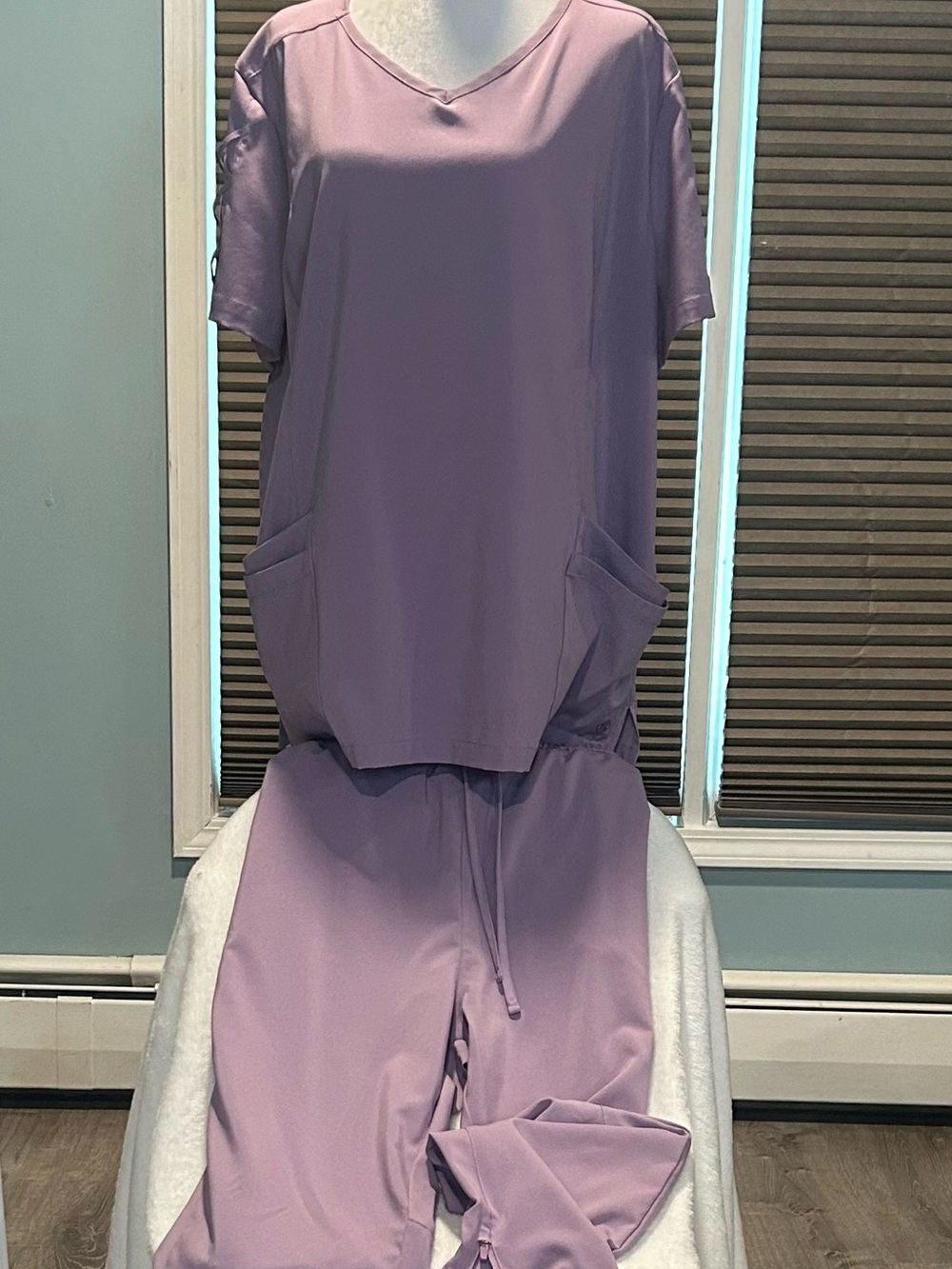 Easy Stretch 2X Stylish Lavender Women's Two-Piece Scrub Set